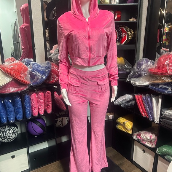 Pretty in Pink - The Ultimate Velour Lounge Set - Picture 2 of 7